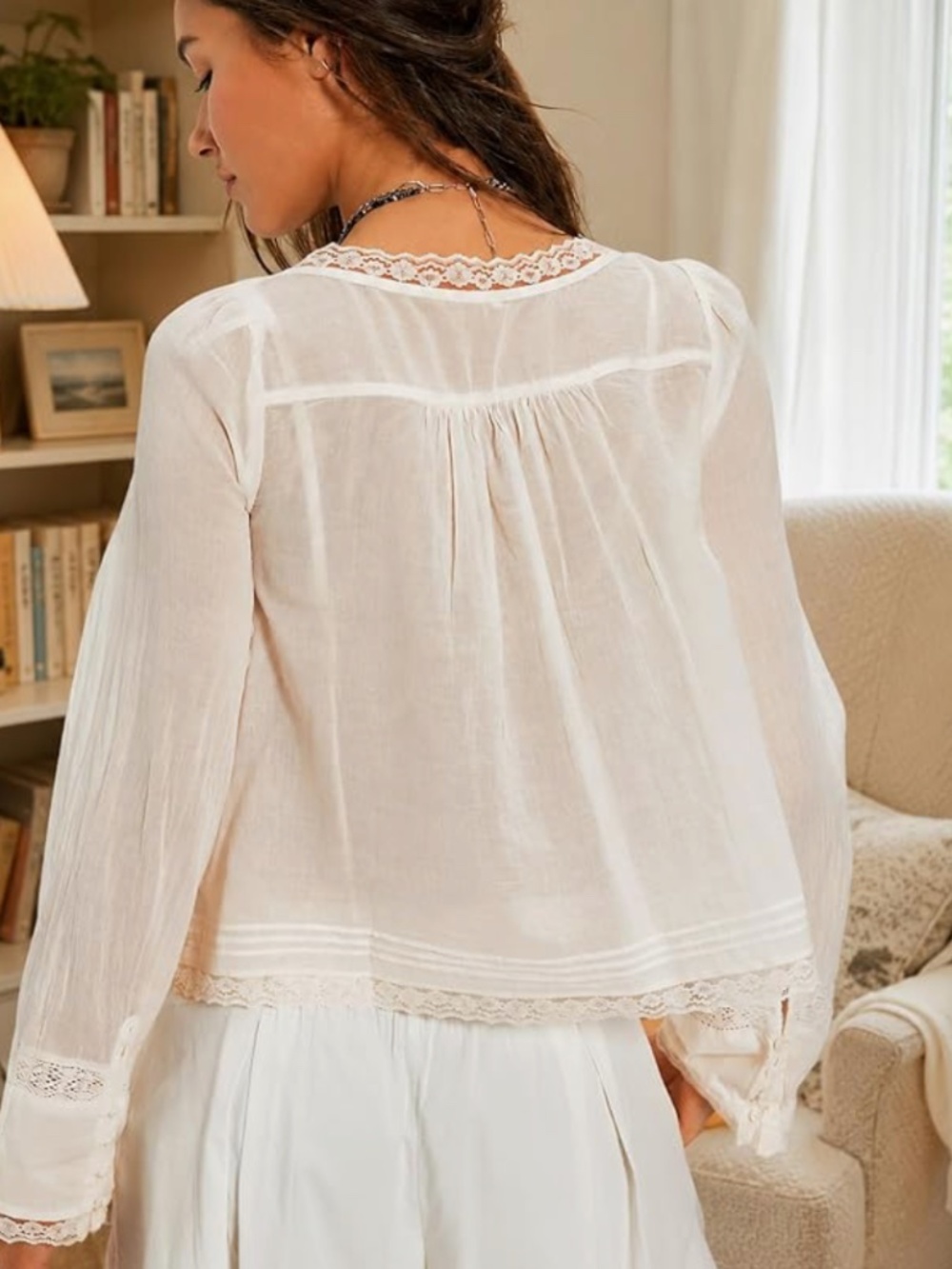 Sweet Bohemian cotton gauze and lace top - Picture 3 of 5